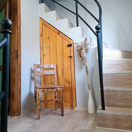 Greek House With Sea View In The Heart Of History
